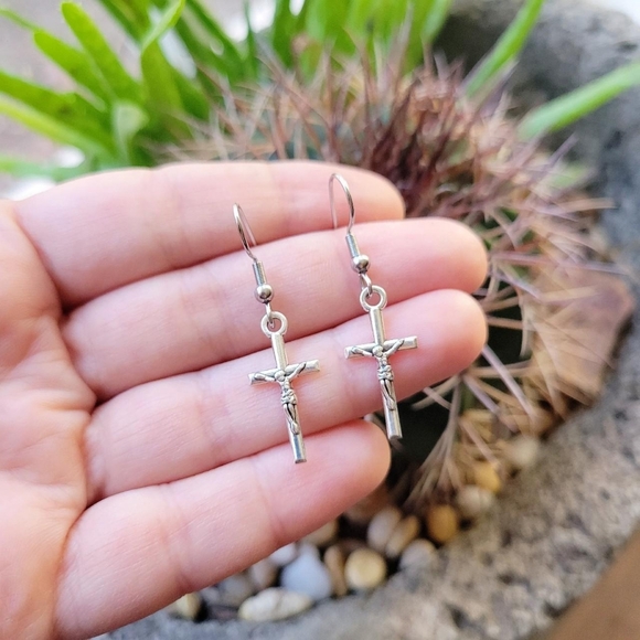 Pair of Silver Simple Dainty Classic Crucifix Cross Hook Drop Earrings - Picture 4 of 8